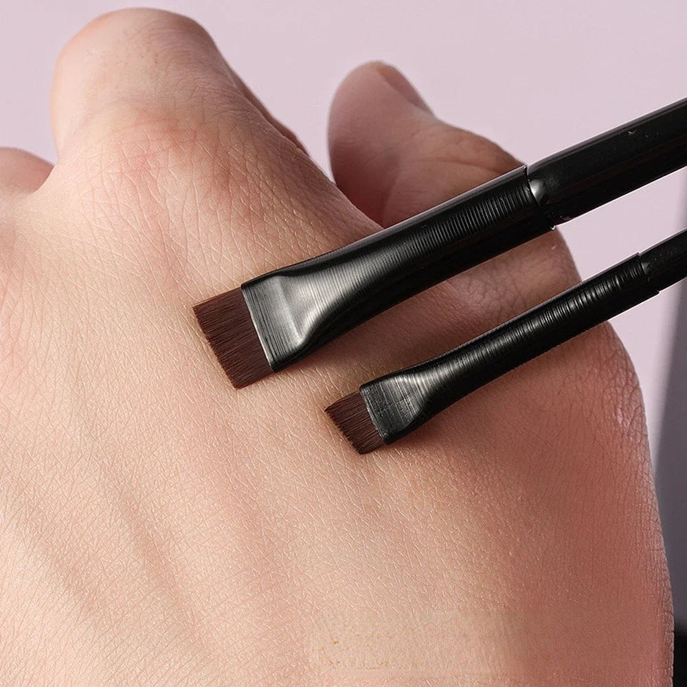 Flat Eyebrow & Eyeliner Brush
